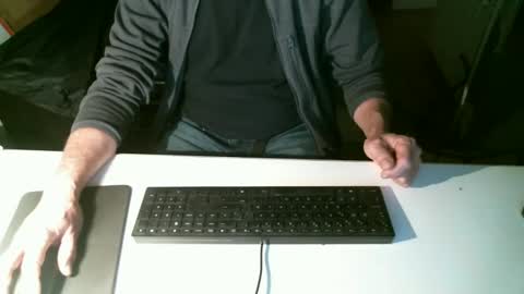 Snapshot of getz62 chatting on 3, 1, 2025 getz62 online show from 3, 1, 2025