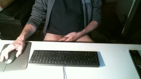 Snapshot of getz62 chatting on 3, 1, 2025 getz62 online show from 3, 1, 2025
