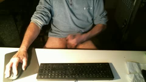 Snapshot of getz62 chatting on 4, 2, 2025 getz62 online show from 4, 2, 2025