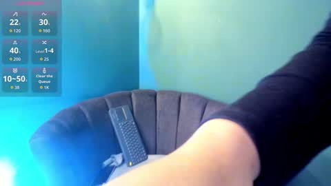 Danna Astrom online show from 6, 11, 2025