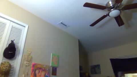 SrirachaSwitchblade  online show from 14, 11, 2025