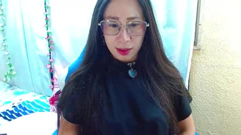 Snapshot of gia_leinn chatting on 24, 9, 2025 Gia online show from 24, 9, 2025