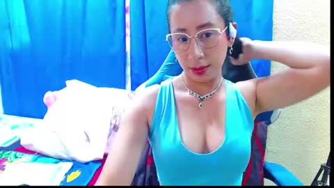 Snapshot of gia_leinn chatting on 10, 7, 2026 Gia online show from 10, 7, 2026