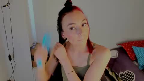 GIA WHITE Independet  online show from 7, 11, 2025