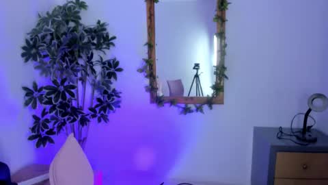 Gia  online show from 14, 10, 2025