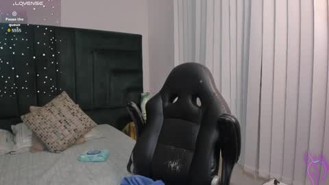 Gia  online show from 6, 4, 2026