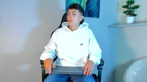 Snapshot of gian_rossii chatting on 4, 6, 2026 GIAN online show from 4, 6, 2026
