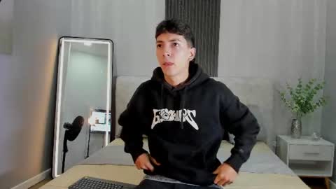 Snapshot of gian_rossii chatting on 17, 6, 2026 GIAN online show from 17, 6, 2026