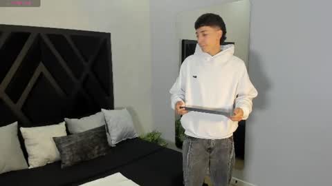Snapshot of gian_rossii chatting on 24, 6, 2026 GIAN online show from 24, 6, 2026