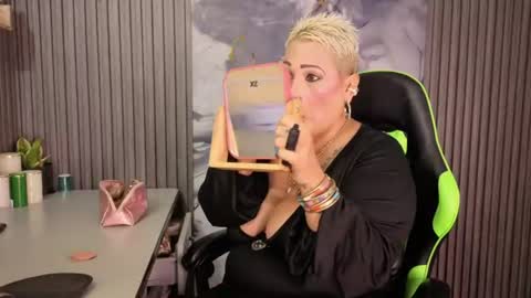 Snapshot of gianellacox chatting on 27, 6, 2026 online show from 27, 6, 2026