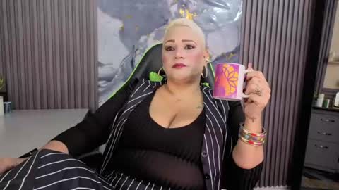 Snapshot of gianellacox chatting on 16, 7, 2026 online show from 16, 7, 2026