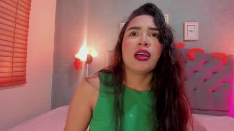 Snapshot of giannaslimjb chatting on 4, 10, 2025 giannaslimjb online show from 4, 10, 2025