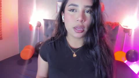 Snapshot of giannaslimjb chatting on 5, 10, 2025 giannaslimjb online show from 5, 10, 2025