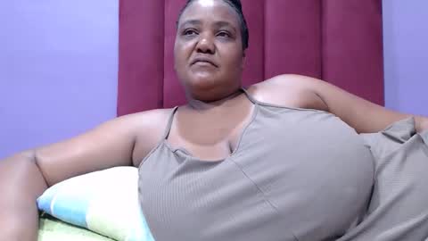 Snapshot of gianttitts chatting on 4, 3, 2026 gianttitts online show from 4, 3, 2026