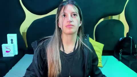 GiaRoussel online show from 21, 10, 2025