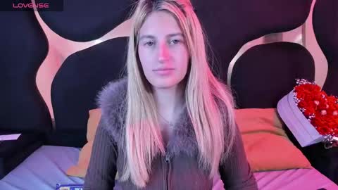 GiaRoussel online show from 14, 2, 2026