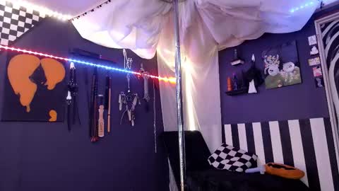 Snapshot of gigglemethis22 chatting on 9, 11, 2025 Giggles online show from 9, 11, 2025