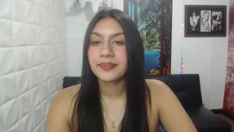 Snapshot of gigi_gilt_ chatting on 4, 3, 2025 Gigi 3 online show from 4, 3, 2025