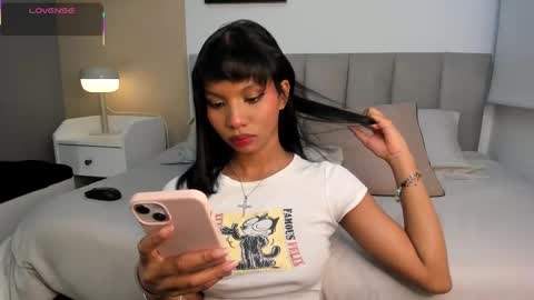 Snapshot of gigi_strawberry chatting on 10, 9, 2025 GIGI online show from 10, 9, 2025