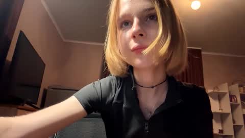 Molly online show from 7, 10, 2025