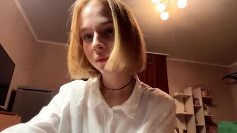 Molly online show from 8, 10, 2025