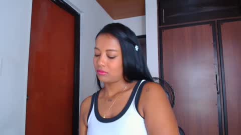 Snapshot of gigimiler8 chatting on 6, 3, 2025 Sharlotte online show from 6, 3, 2025