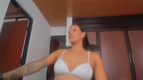 Snapshot of gigimiler8 chatting on 22, 9, 2025 Sharlotte online show from 22, 9, 2025