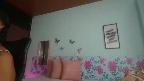 Snapshot of gigimiler8 chatting on 25, 9, 2025 Sharlotte online show from 25, 9, 2025