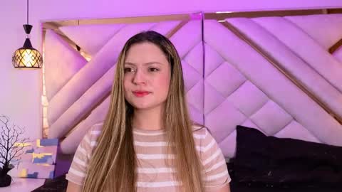 Giigii Hadid  online show from 10, 4, 2026