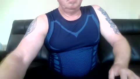 gimmmieoooo online show from 6, 4, 2026