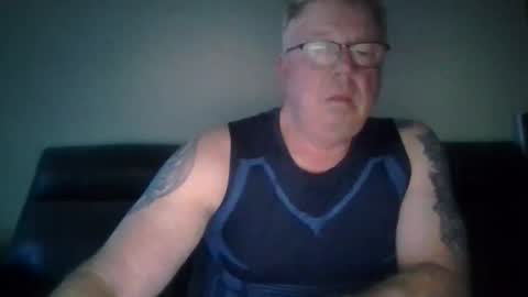 gimmmieoooo online show from 17, 4, 2026