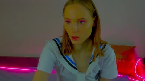 Snapshot of gina_lovelyy chatting on 17, 9, 2025 Gina online show from 17, 9, 2025