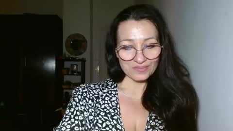 GinaONeon online show from 26, 2, 2025