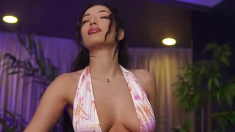 Gina online show from 10, 4, 2026