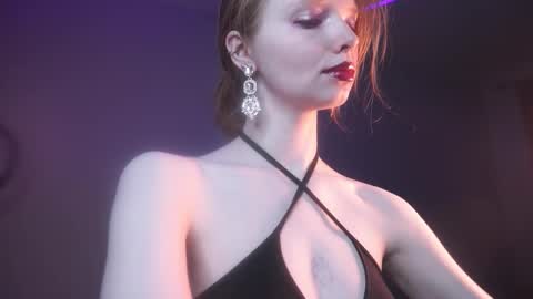        im expecting 350 thumbs up on my altar   online show from 24, 10, 2025