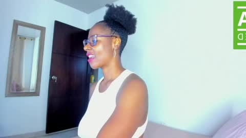 Snapshot of ginger_smil chatting on 25, 5, 2026 Diana online show from 25, 5, 2026