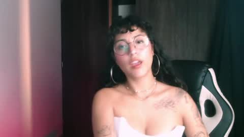 Snapshot of giny_bean chatting on 26, 5, 2026 giny_bean online show from 26, 5, 2026