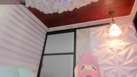 emily online show from 31, 12, 2024