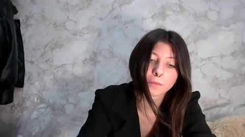 girl_cute007 online show from 2, 4, 2026