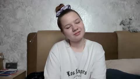 Snapshot of girl_cute07 chatting on 16, 5, 2026 girl_cute07 online show from 16, 5, 2026