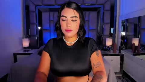 GIRL GRAY online show from 18, 7, 2026