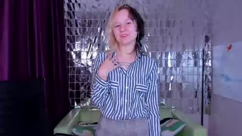 Snapshot of girl_next_doorr chatting on 27, 12, 2024 girl_next_doorr online show from 27, 12, 2024
