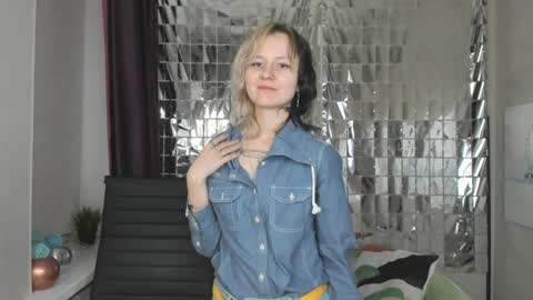 Snapshot of girl_next_doorr chatting on 22, 1, 2025 girl_next_doorr online show from 22, 1, 2025