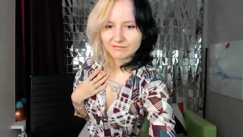 Snapshot of girl_next_doorr chatting on 25, 1, 2025 girl_next_doorr online show from 25, 1, 2025