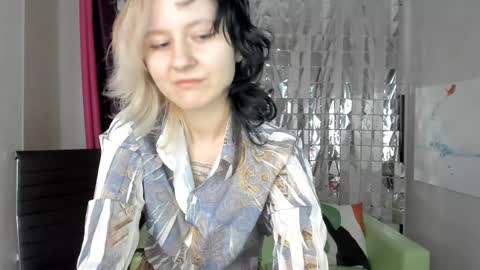 Snapshot of girl_next_doorr chatting on 28, 1, 2025 girl_next_doorr online show from 28, 1, 2025