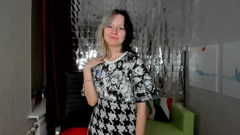 Snapshot of girl_next_doorr chatting on 4, 2, 2025 girl_next_doorr online show from 4, 2, 2025
