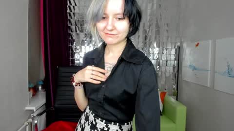 Snapshot of girl_next_doorr chatting on 5, 2, 2025 girl_next_doorr online show from 5, 2, 2025