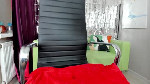Snapshot of girl_next_doorr chatting on 5, 2, 2025 girl_next_doorr online show from 5, 2, 2025