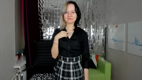 Snapshot of girl_next_doorr chatting on 7, 2, 2025 girl_next_doorr online show from 7, 2, 2025