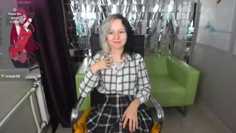 Snapshot of girl_next_doorr chatting on 8, 3, 2025 girl_next_doorr online show from 8, 3, 2025
